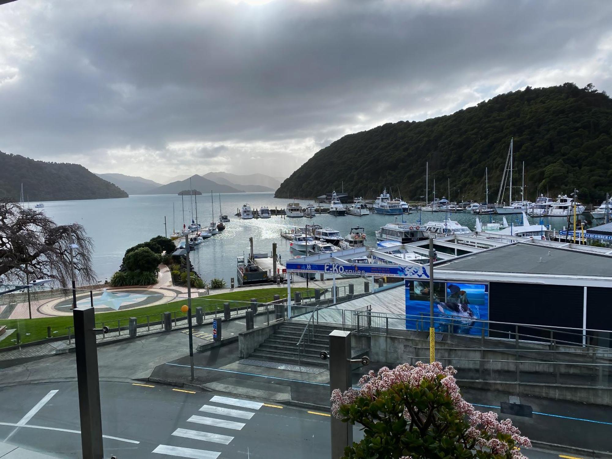 Picton Waterfront Apartments Exterior photo